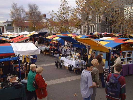 Christchurch Afternoon Markets in Cathedral Square